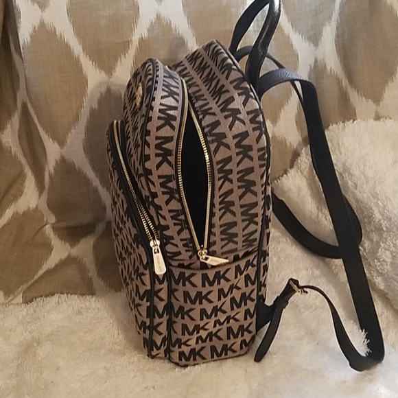 Michael Kors backpack - Picture 2 of 7